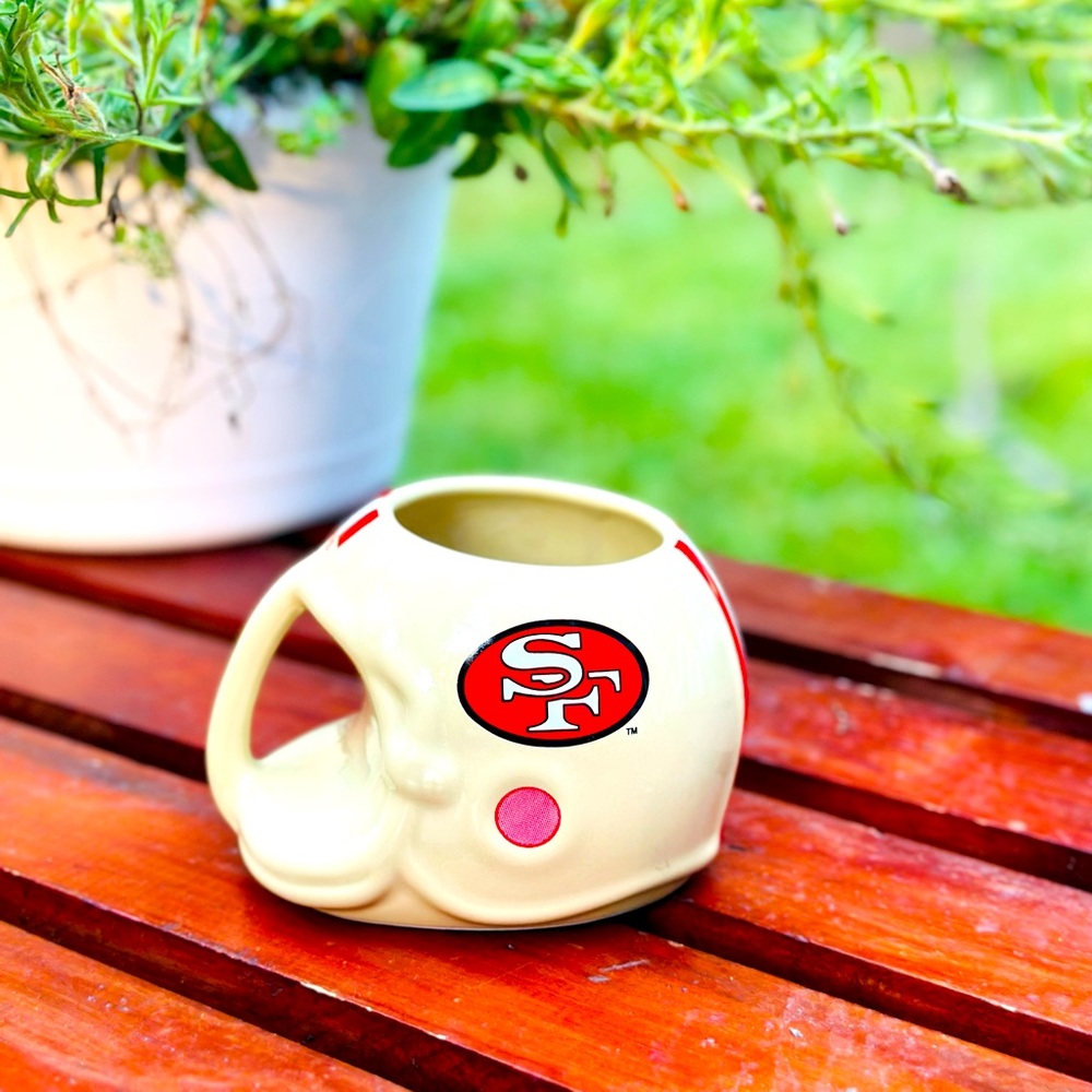 Vintage Sports Concepts San Francisco 49er’s 1986 Football Helmet Coffee Mug